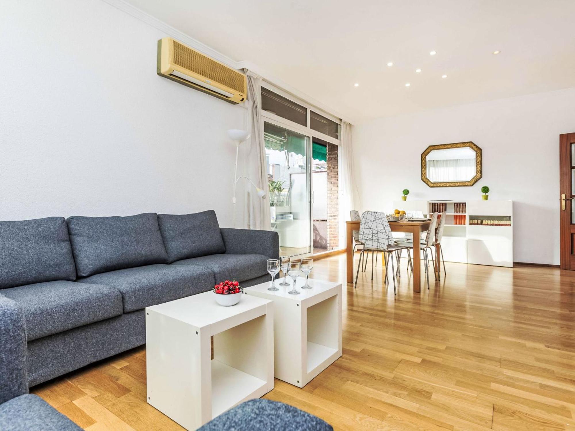 Apartment Sants-Les Corts Galileu By Interhome บาร์เซโลนา ภายนอก รูปภาพ