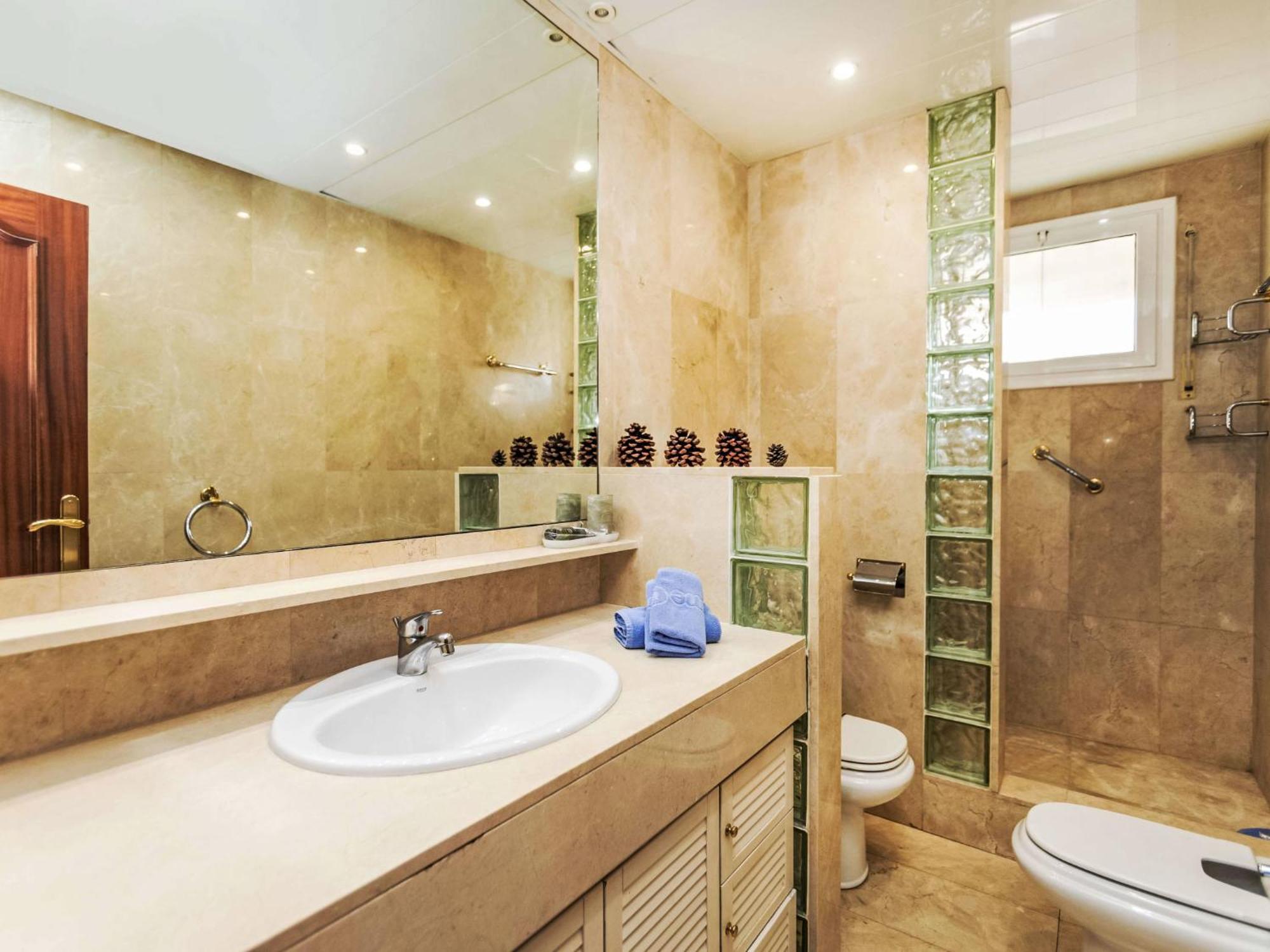 Apartment Sants-Les Corts Galileu By Interhome บาร์เซโลนา ภายนอก รูปภาพ