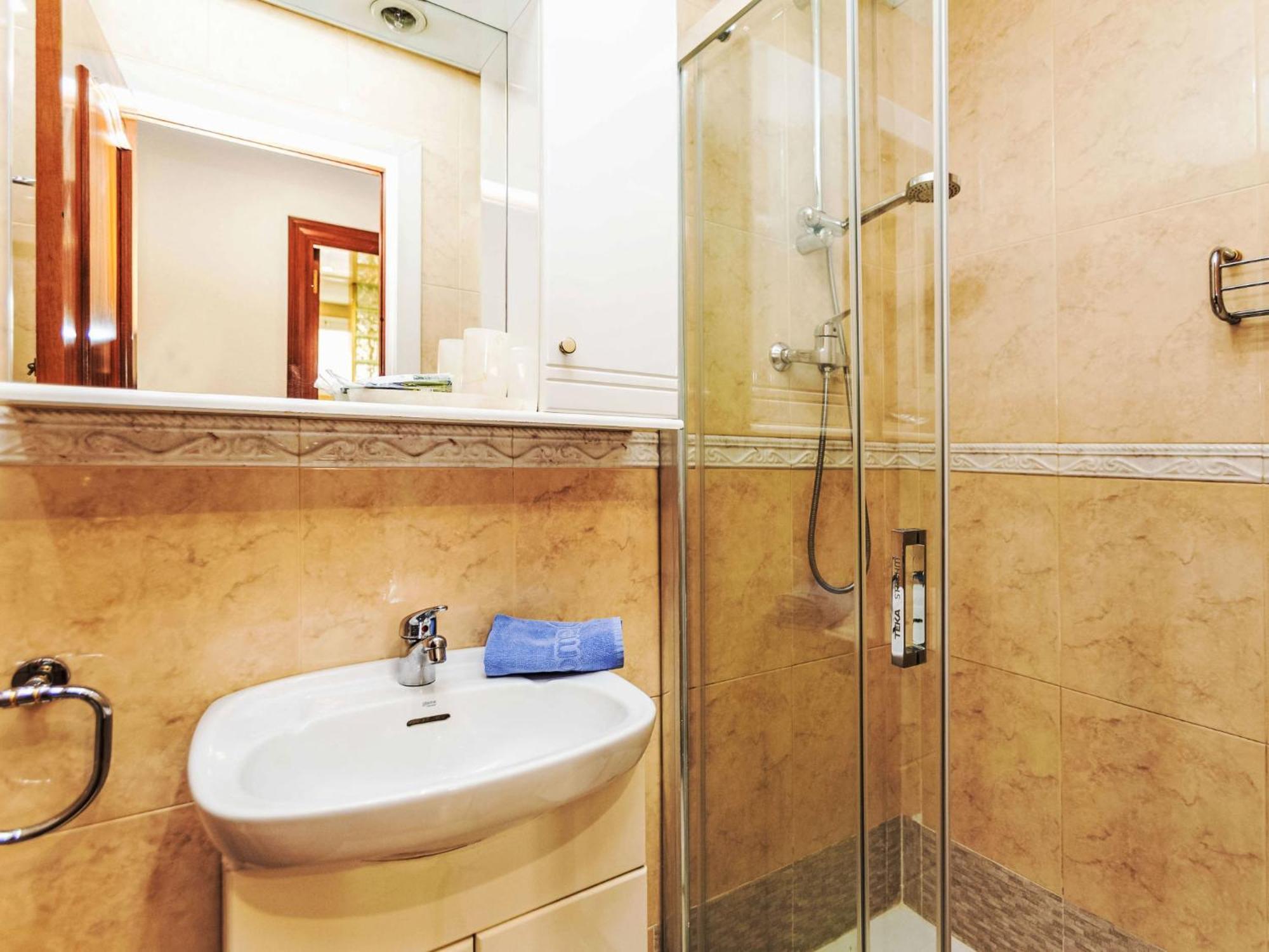 Apartment Sants-Les Corts Galileu By Interhome บาร์เซโลนา ภายนอก รูปภาพ