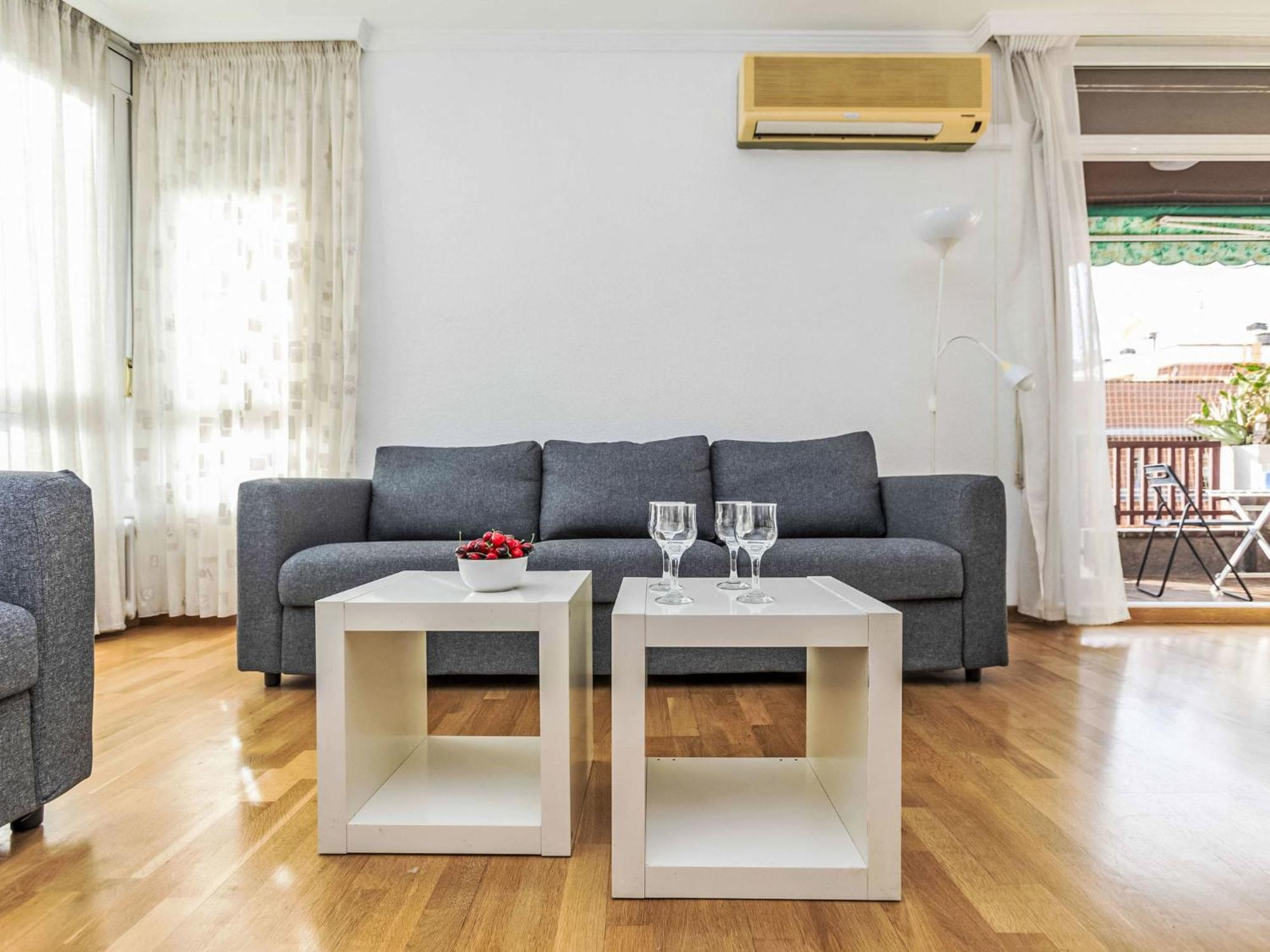 Apartment Sants-Les Corts Galileu By Interhome บาร์เซโลนา ภายนอก รูปภาพ