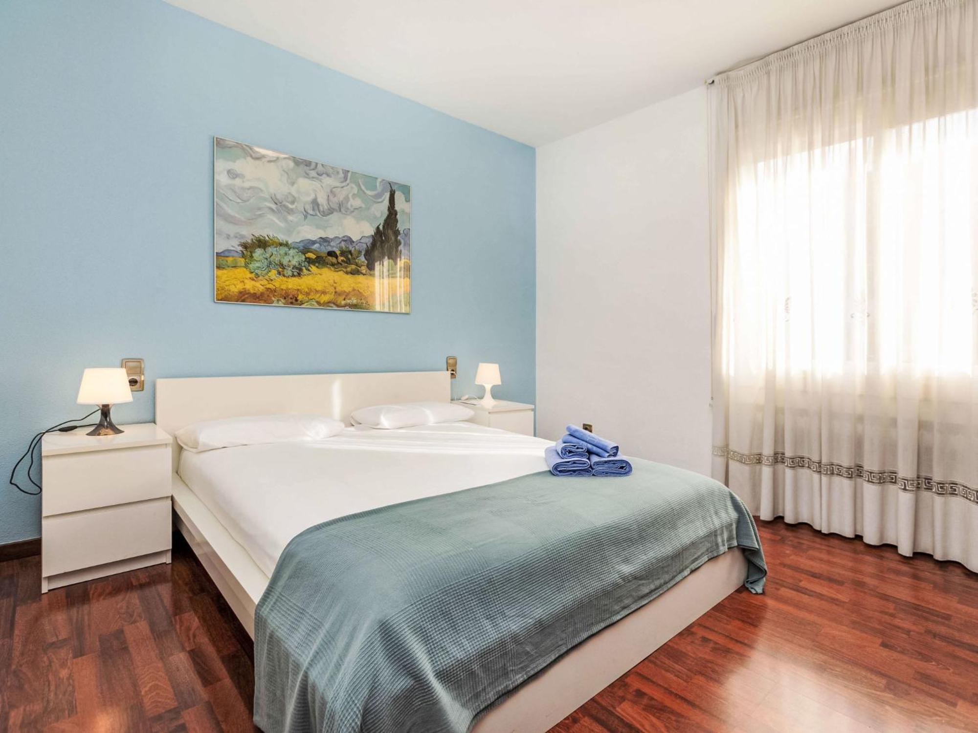 Apartment Sants-Les Corts Galileu By Interhome บาร์เซโลนา ภายนอก รูปภาพ