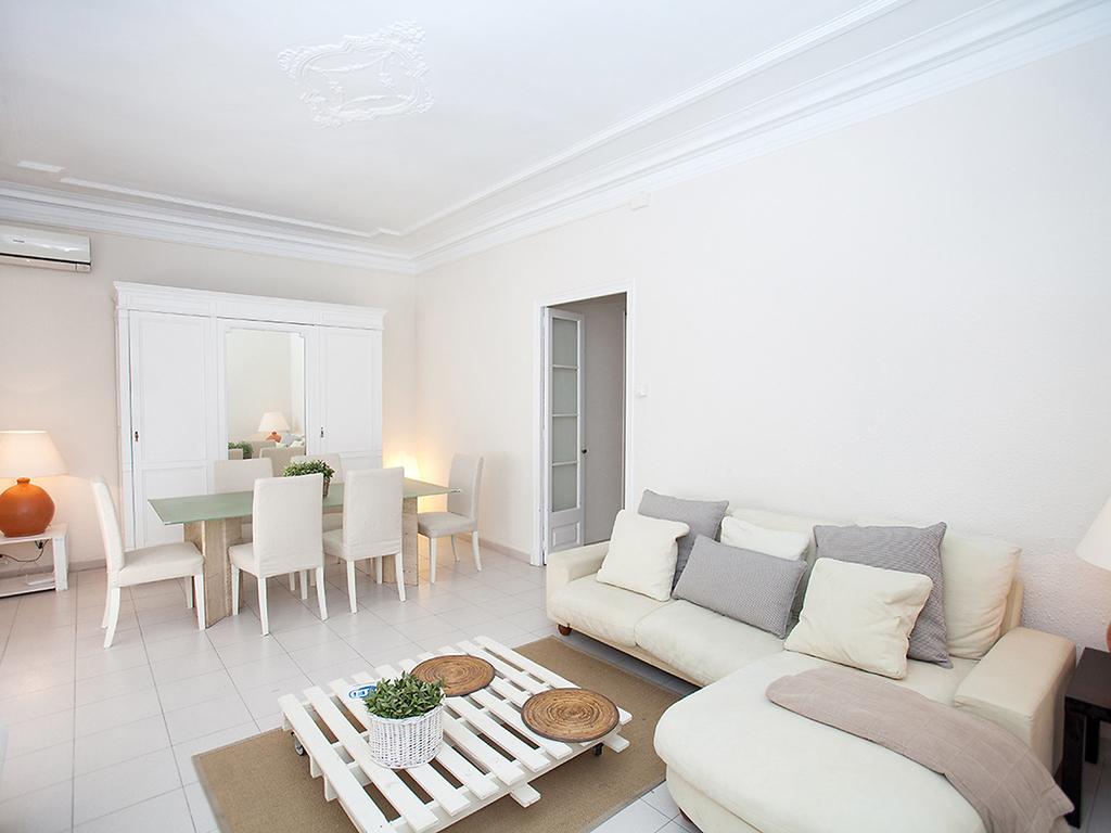 Apartment Sants-Les Corts Galileu By Interhome บาร์เซโลนา ภายนอก รูปภาพ